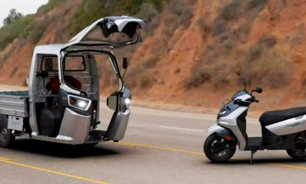 Innovador scooter Transformer: El ‘Tuk Tuk’ se convierte en moto eléctrica con un botón