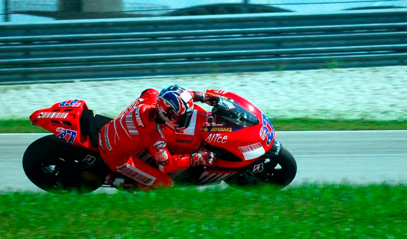 Casey Stoner, el rayo que iluminó las curvas del motociclismo