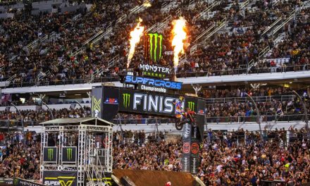 Jett Lawrence de Honda, nuevamente en lo más alto del podio en el AMA Supercross