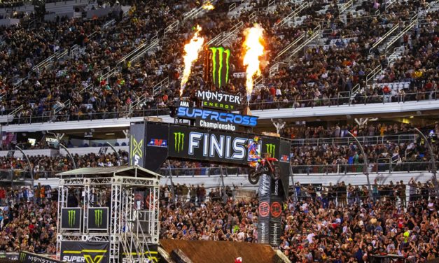 Jett Lawrence de Honda, nuevamente en lo más alto del podio en el AMA Supercross
