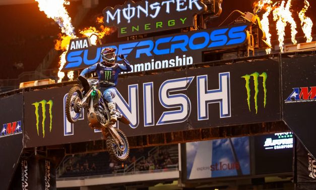 Eli Tomac sube al escalón más alto del AMA Supercross en St. Louis
