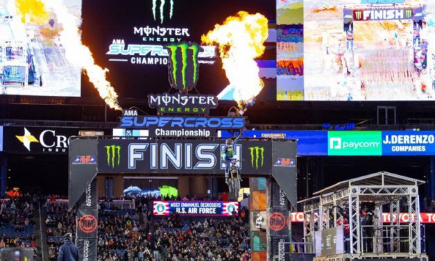 Cooper Webb, obtiene el primer puesto en el AMA Supercross de Foxborough, Massachusetts