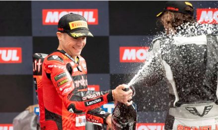 Bautista asciende al liderazgo en el Mundial de Superbikes tras emocionante jornada en Assen