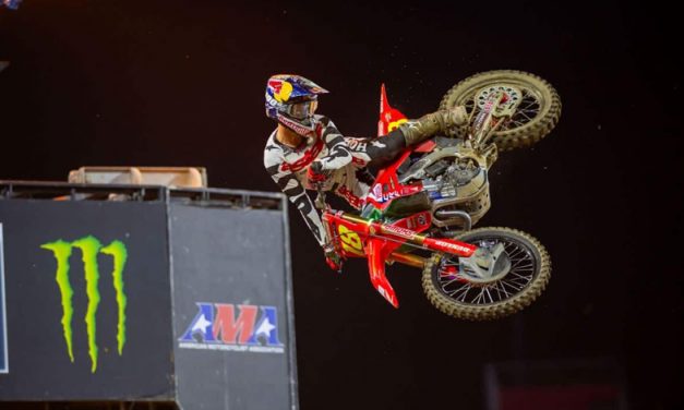 Jett Lawrence del Team Honda HRC ganador del AMA Supercross en Filadelfia