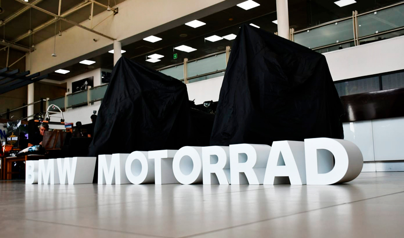 Exclusiva presentación de la BMW R12 y R12 NineT