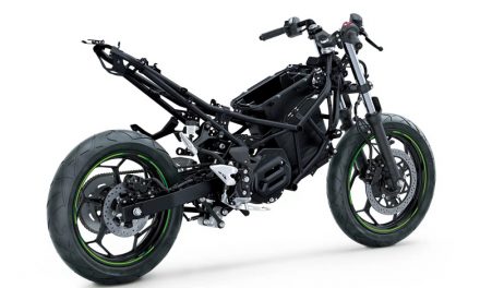 Kawasaki desarrolla dos motocicletas Off Road eléctricas: Una MX y una enduro con baterías intercambiables