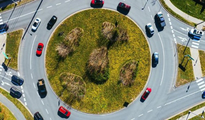 Cultura vial: ¿Quién tiene la prioridad en las glorietas?