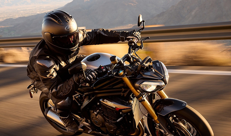 Triumph Speed Triple 1200 RS 2025: potencia, tecnología y ADN Racing