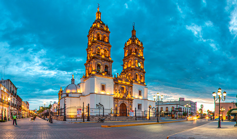 Ruta extrema en la ciudad del Espinazo del Diablo, ¡Atrévete a experimentarla!