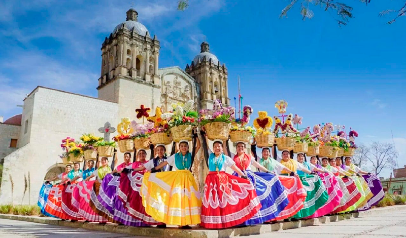 Ruta en Oaxaca: Entre playas paradisíacas y montañas majestuosas