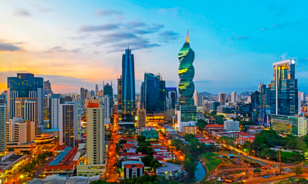 Explora las vibrantes rutas ocultas de Panamá