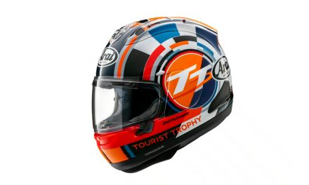 Conoce el casco conmemorativo del TT 2025 de Arai