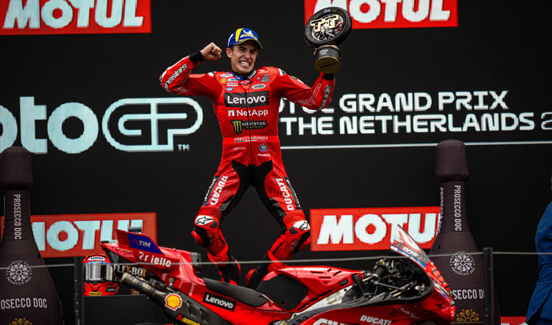 Marc Márquez triunfa en Assen con una victoria estratégica