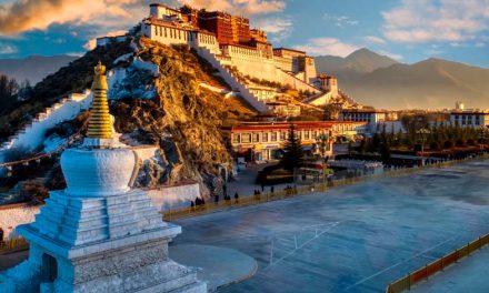 Tíbet en moto: Carreteras al cielo y rutas hacia el alma