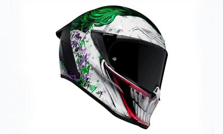 No todos los héroes usan capa, algunos usan casco