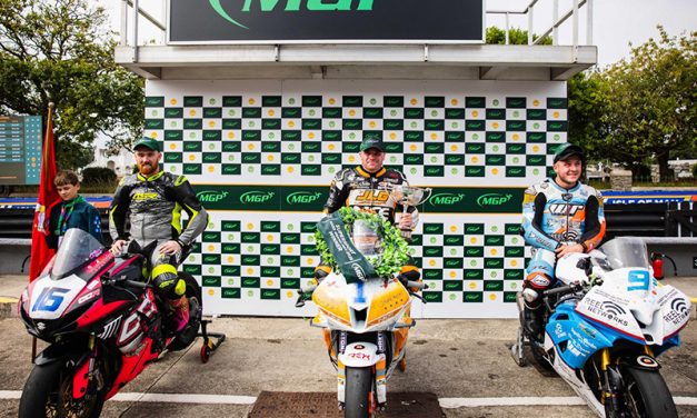 Williams consigue su primera victoria en Supersport MGP en una emocionante batalla de cuatro vueltas