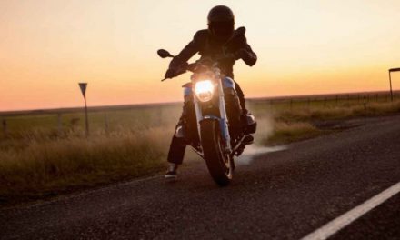 Consejos clave para mejorar tus reflejos al manejar motocicleta