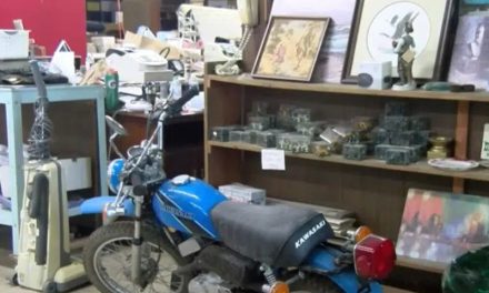 Una cápsula del tiempo revela una Kawasaki intacta tras 50 años