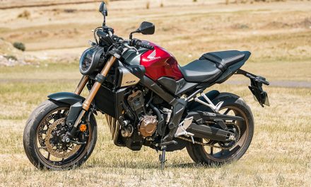 Honda CB650R con E-Clutch: tecnología que redefine la conducción