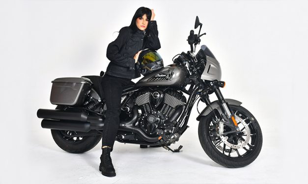 Estilo y poder sobre dos ruedas con Marioxy Castellano y la Indian Sport Chief Rt