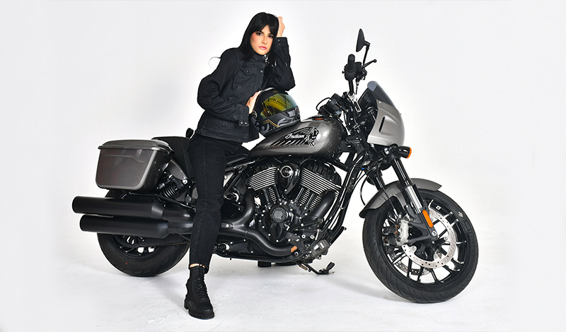 Estilo y poder sobre dos ruedas con Marioxy Castellano y la Indian Sport Chief Rt