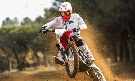 Royal Enfield sorprende con la Him-E, su primera Trail eléctrica con tecnología española