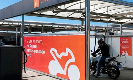 Japón revoluciona el lavado de motos con un soplador de aire ultrasónico