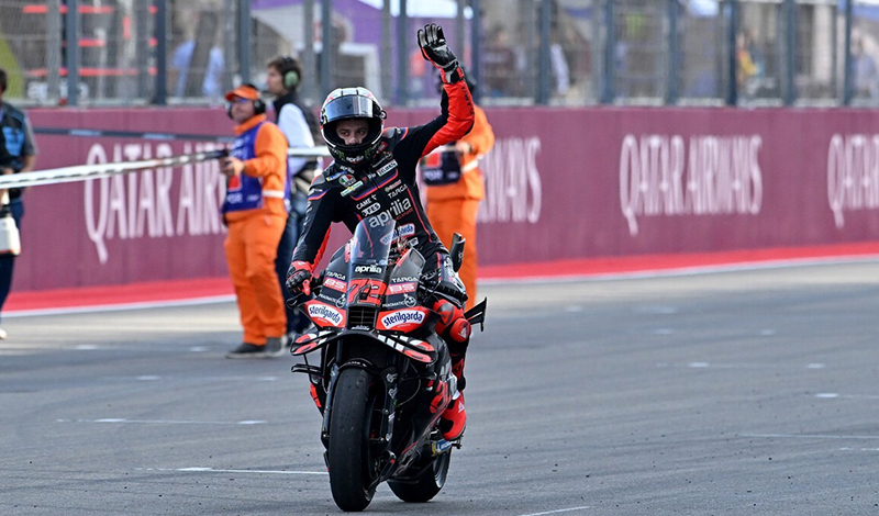 Marco Bezzecchi con Aprilia arrasa en MotoGP con un primer puesto en Portimao