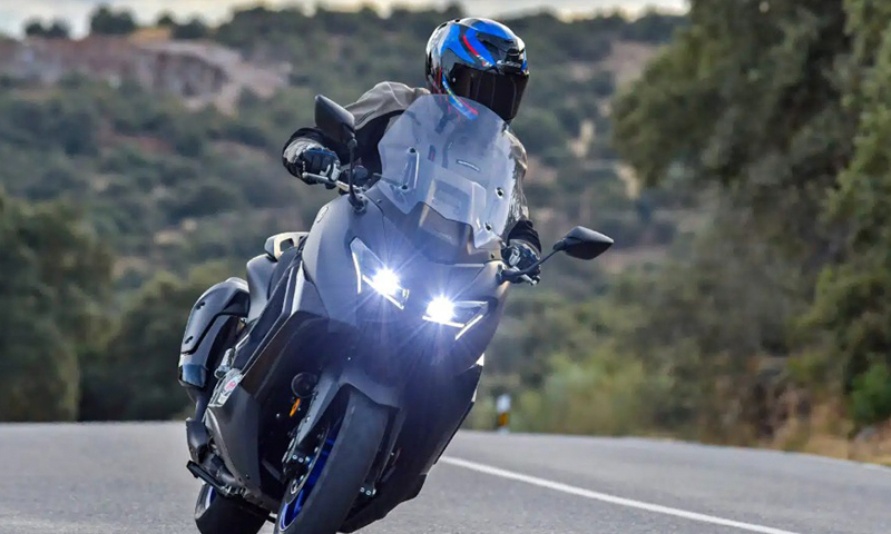 Ocho consejos para dominar la conducción de un scooter deportivo