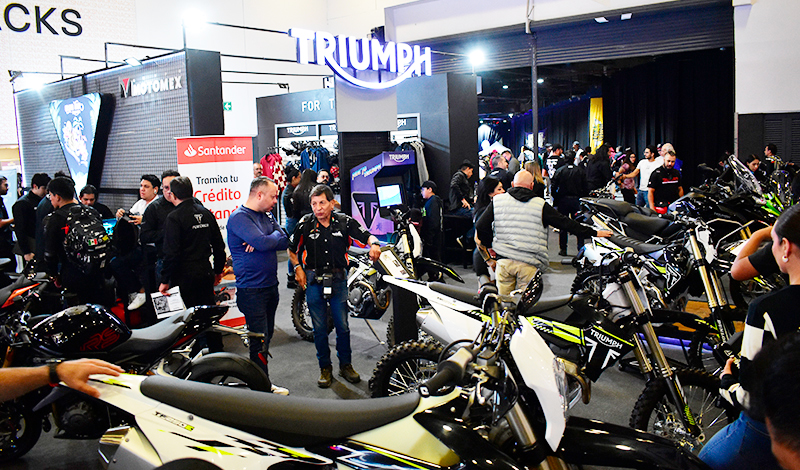 Triumph cautiva en Expo Moto CDMX con el lanzamiento oficial de la Scrambler 400 X