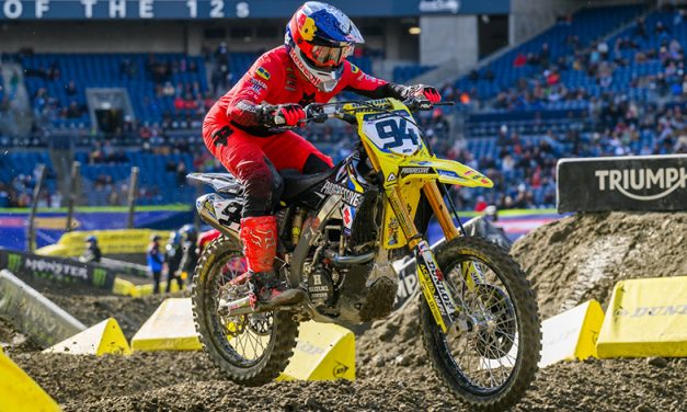 Eli Tomac domina y Deegan extiende su racha en el AMA Supercross de Seattle